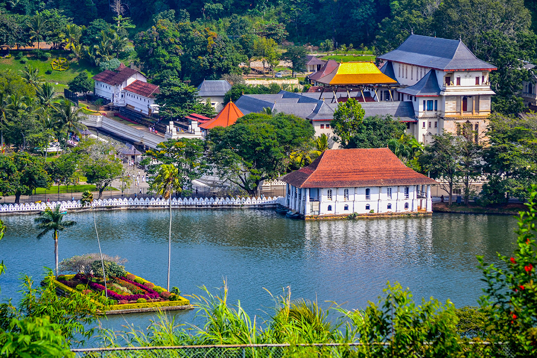 Temple of the Tooth in Kandy